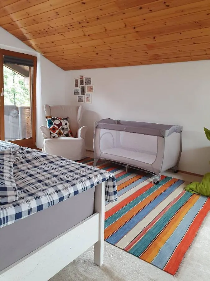 Feinzimmer Mit Feinkost & Wein Bed & Breakfast Marquartstein